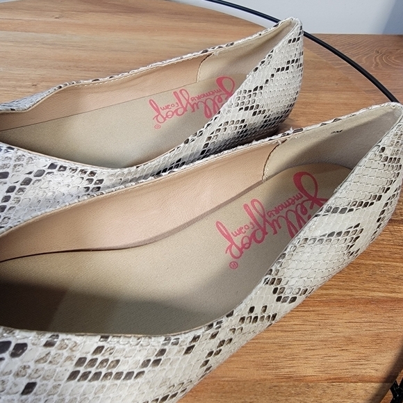 Jellypop Donnica Snakeskin Print Pointed Toe Ballet Flats Size 9 - Picture 14 of 17